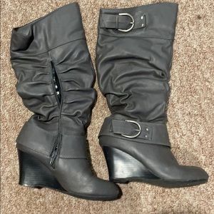Gray Bongo wedge boots